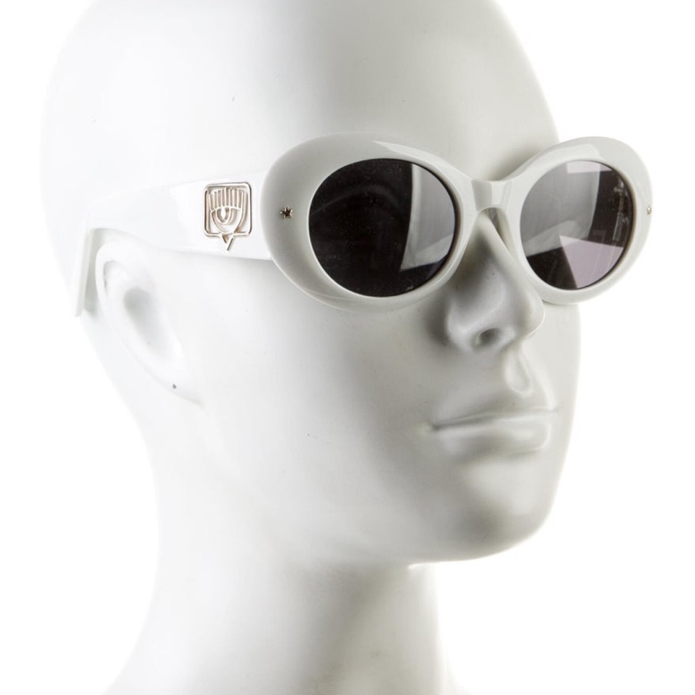 Chiara Ferragni Cat-Eye Sunglasses

	•	Tinted Lenses
	•	Includes Case
